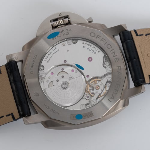 Caseback of Luminor Due 3 Days