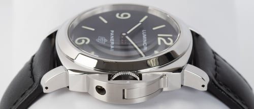 Crown Side Shot of Luminor 44 Base Logo