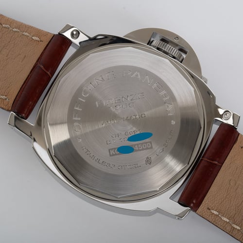 Caseback of Luminor GMT