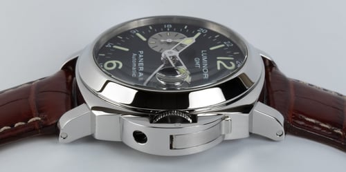 Crown Side Shot of Luminor GMT