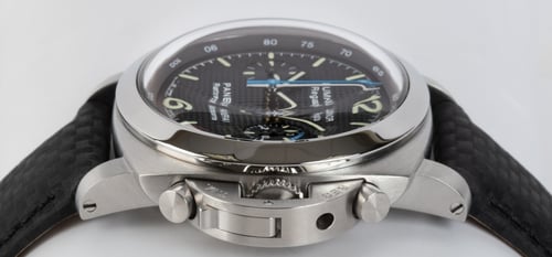 Crown Side Shot of Luminor 1950 Regatta Rattrapante