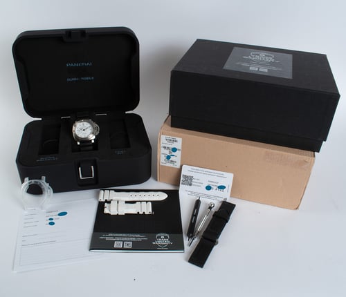 Box / Paper shot of Submersible Bianco