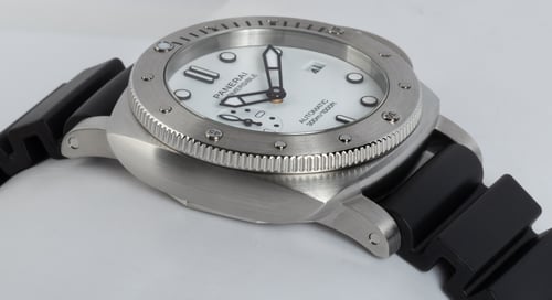 9' Side Shot of Submersible Bianco