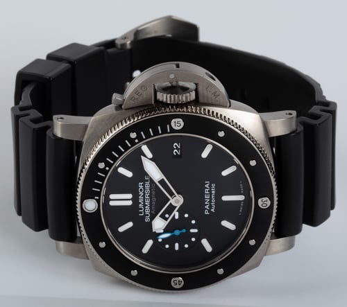 Front View of Luminor Submersible 1950 Amagnetic 47MM