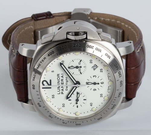 Front View of Luminor Daylight Chronograph