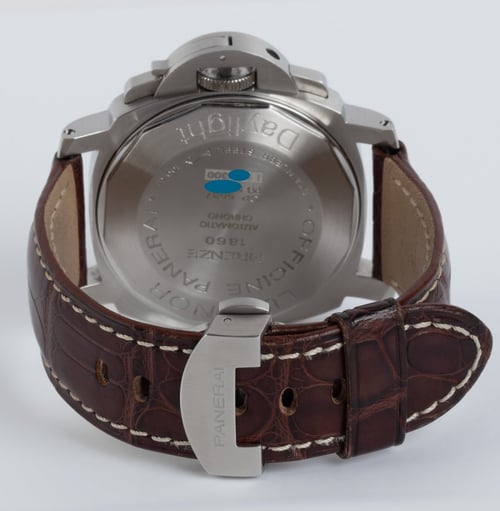Rear / Band View of Luminor Daylight Chronograph