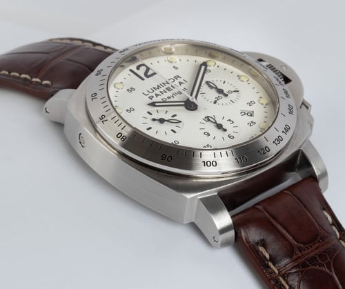 9' Side Shot of Luminor Daylight Chronograph