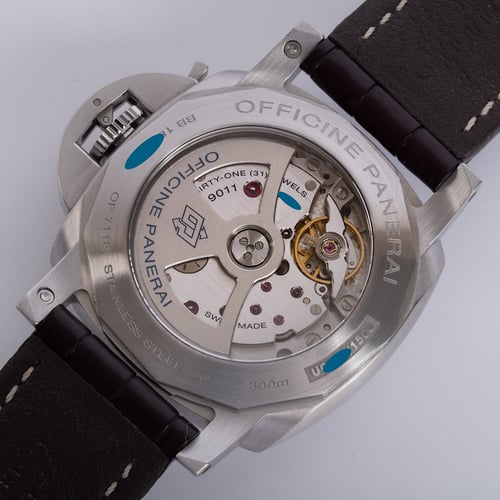Caseback of Luminor 1950 3 Days GMT