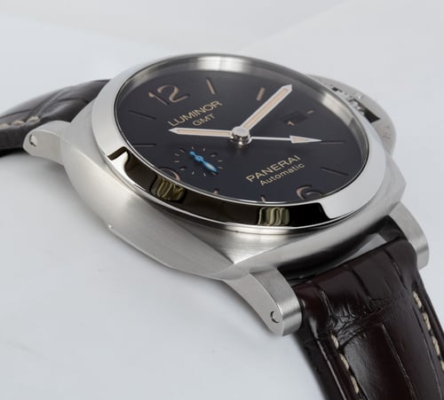 9' Side Shot of Luminor 1950 3 Days GMT