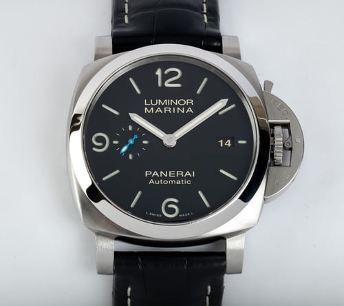 Front Shot  of Luminor Marina 1950 3 Days