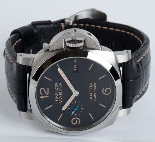 Front View of Luminor Marina 1950 3 Days