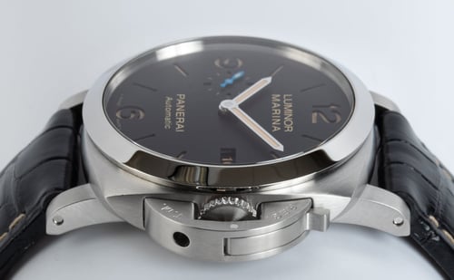 Crown Side Shot of Luminor Marina 1950 3 Days