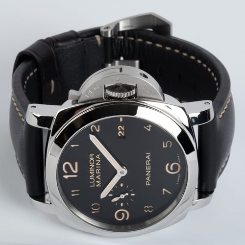 Front View of Luminor Marina 1950 3 Days Automatic