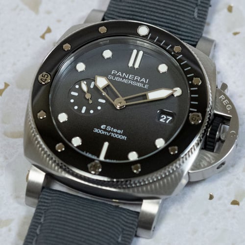 Extra Shot of Submersible QuarantaQuattro Grigio Roccia