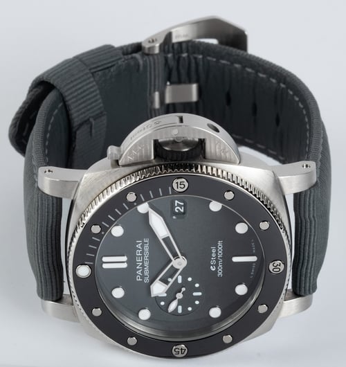 Front View of Submersible QuarantaQuattro Grigio Roccia