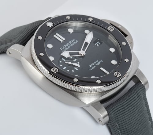 9' Side Shot of Submersible QuarantaQuattro Grigio Roccia