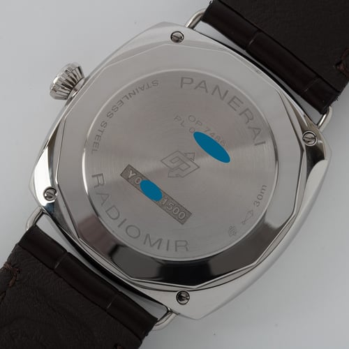 Caseback of Radiomir Quaranta