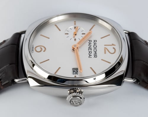 Crown Side Shot of Radiomir Quaranta