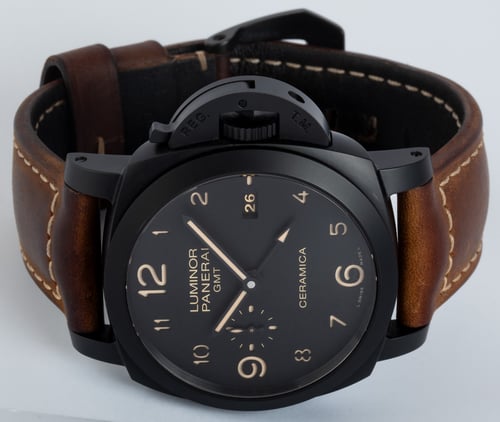Front View of Luminor 3 Days GMT Ceramica