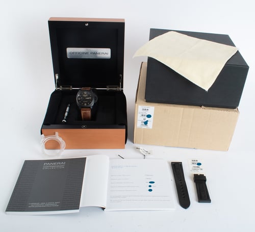 Box / Paper shot of Luminor 3 Days GMT Ceramica