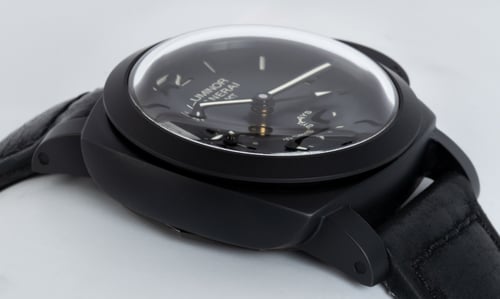 9' Side Shot of Luminor 1950 10 Day GMT Ceramica
