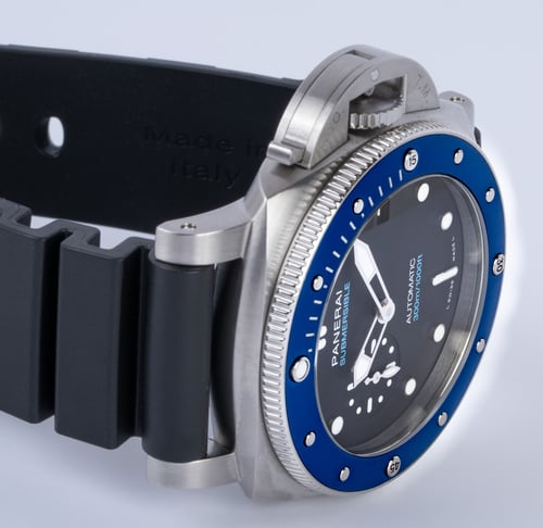 Dial Shot of Submersible Azzurro 42