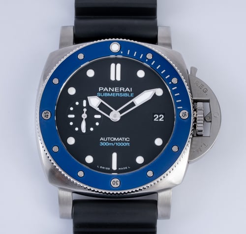 Front Shot  of Submersible Azzurro 42