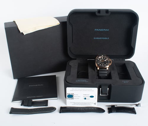 Box / Paper shot of Submersible QuarantaQuattro Goldtech OroCarbo