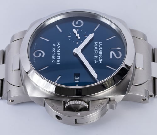 Crown Side Shot of Luminor Marina