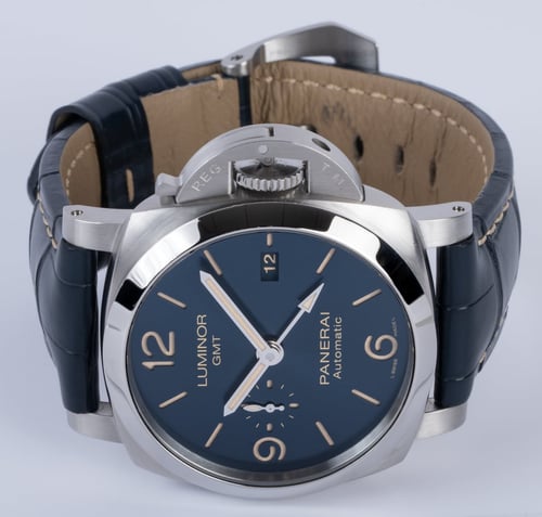 Front View of Luminor GMT