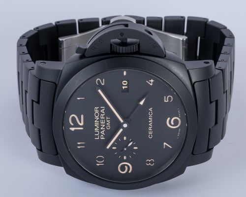 Front View of Luminor 1950 3-Days GMT Tuttonero