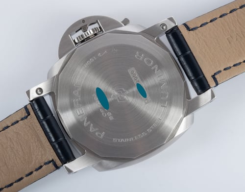 Caseback of Luminor Marina 42