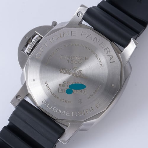 Caseback of Luminor Submersible 1950 3 Days Auto 42mm