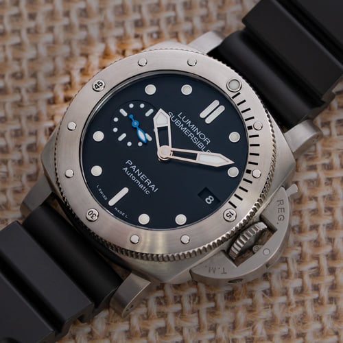 Stylied photo of  of Luminor Submersible 1950 3 Days Auto 42mm