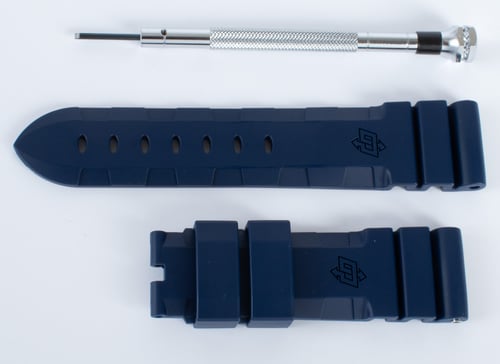 Open Clasp Shot of Submersible Bronzo