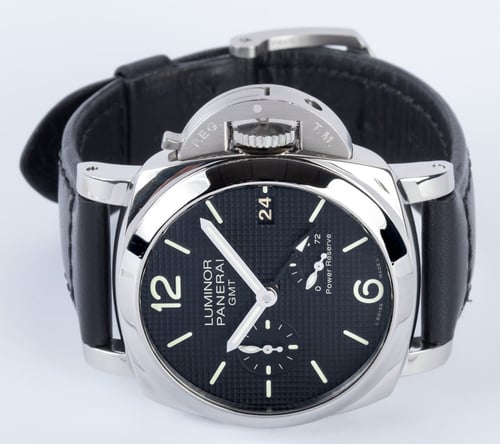 Front View of Luminor Marina 1950 3 Days GMT