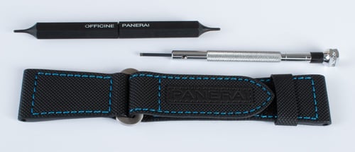 Open Clasp Shot of Luminor Submersible 1950 3 Days Titanio