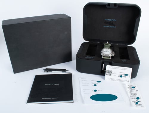 Box / Paper shot of Submersible QuarantaQuattro Bianco