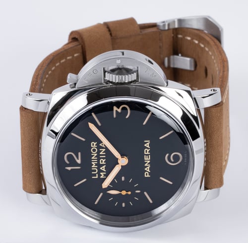 Front View of Luminor 1950 3 Days 47mm