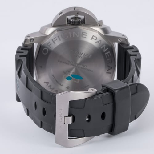 Rear / Band View of Luminor Submersible 1950 Amagnetic 3 Days Automatic Titanio