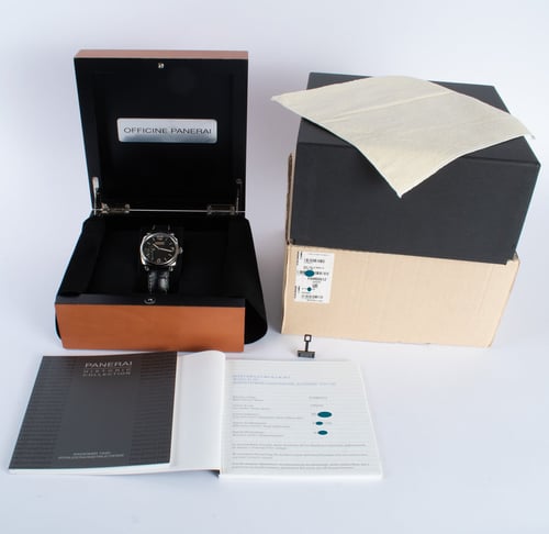 Box / Paper shot of Radiomir 1940