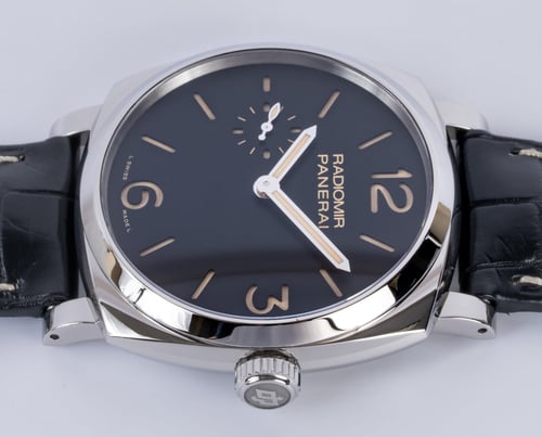 Crown Side Shot of Radiomir 1940