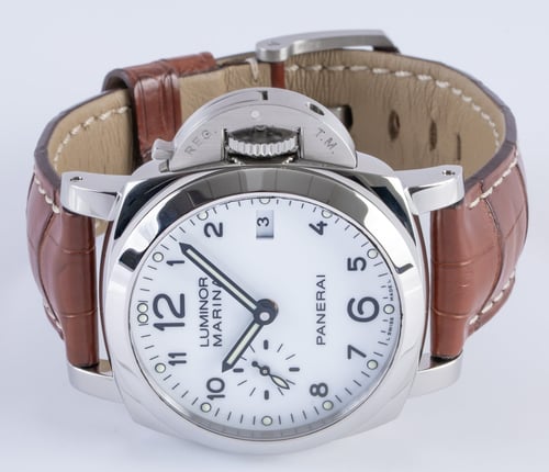 Front View of Luminor 1950 3 Days 42MM