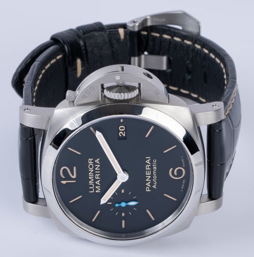 Front View of Luminor Marina 1950 3 Days 42mm