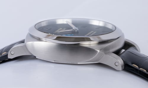 9' Side Shot of Luminor Marina 1950 3 Days 42mm
