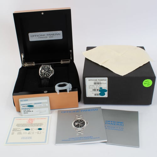 Box / Paper shot of Luminor Power Reserve