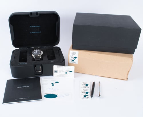 Box / Paper shot of Luminor Submersible 42