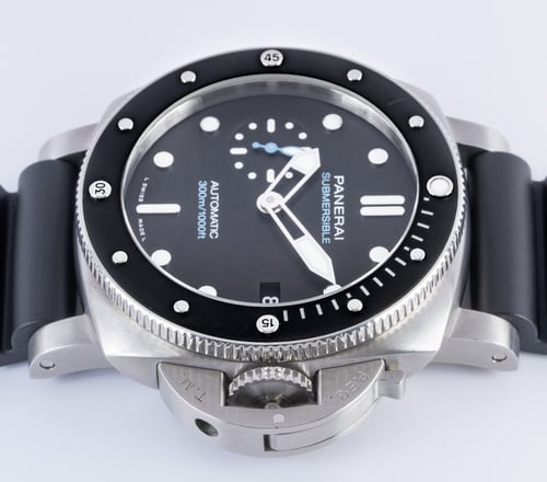 Crown Side Shot of Luminor Submersible 42