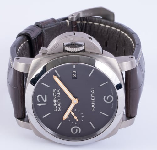 Front View of Luminor 1950 3 Days