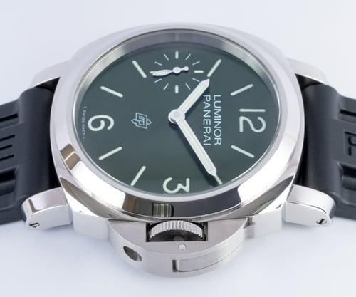 Crown Side Shot of Luminor Logo